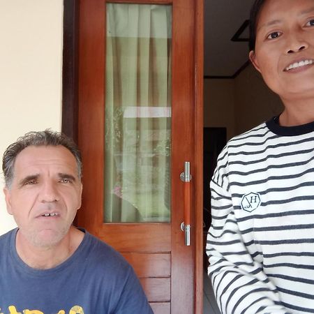 House Market Sidemen  Luaran gambar