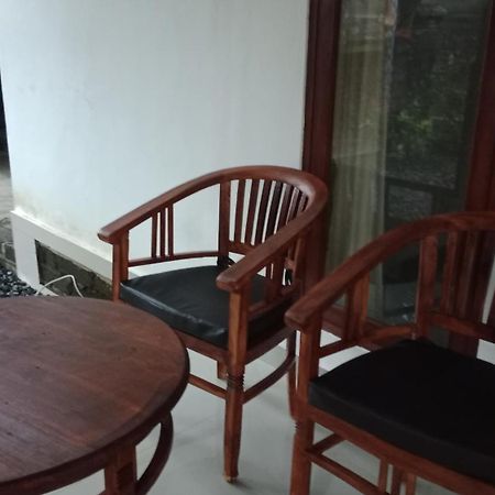 House Market Sidemen  Luaran gambar