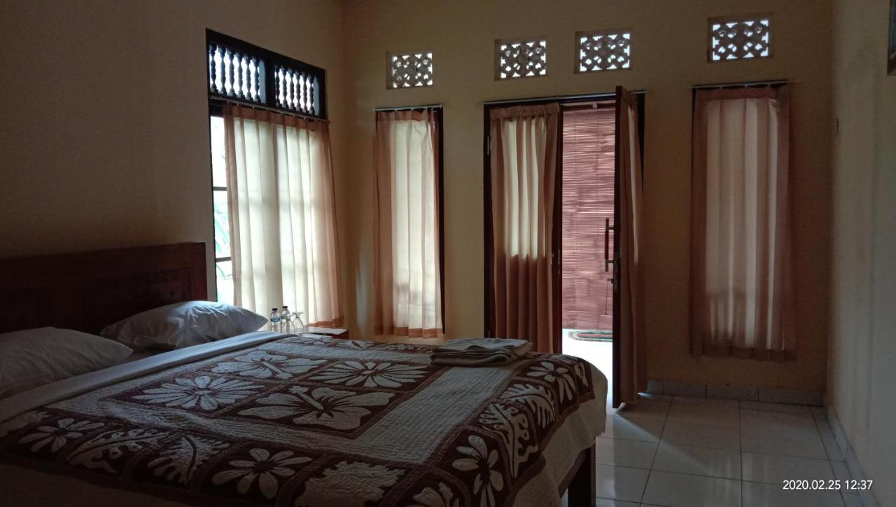 House Market Sidemen  Luaran gambar