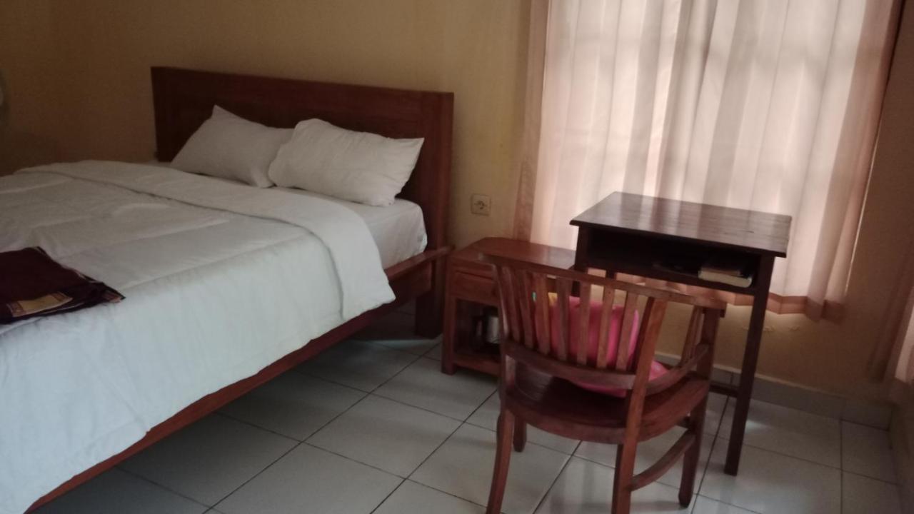 House Market Sidemen  Luaran gambar