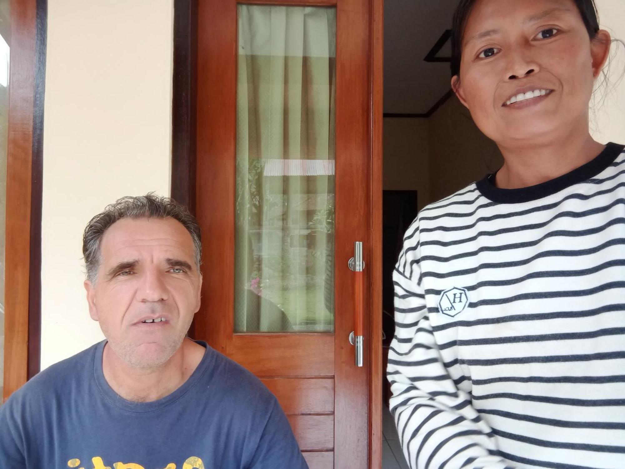 House Market Sidemen  Luaran gambar